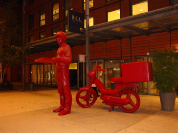 Red Pizza Man Statue, Lyon